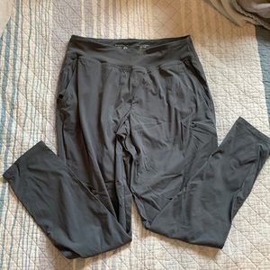 Mountain Hardwear Dynama Ankle Pant